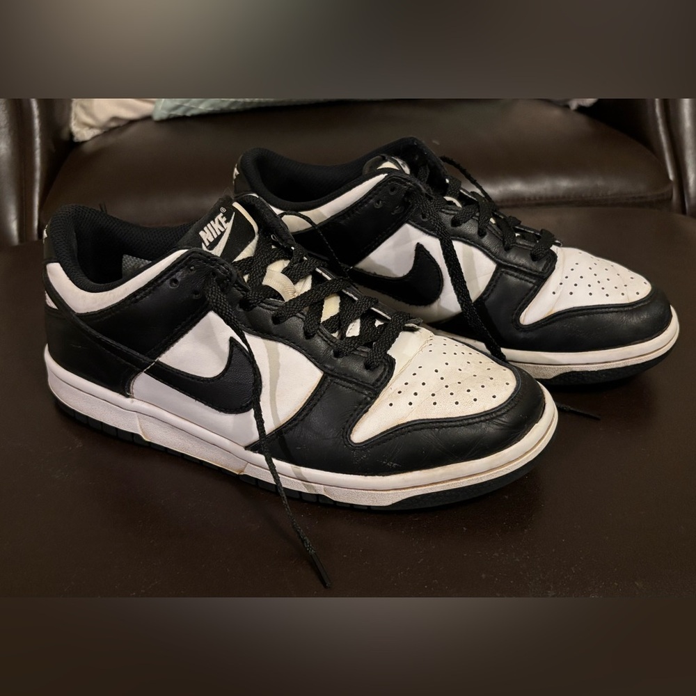 Nike Youth Dunks “Panda Dunks” Black and White size 5.5